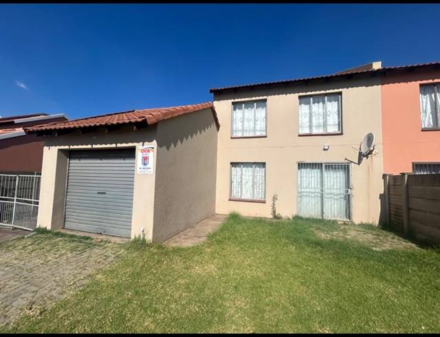2 BEDROOM HOUSE FOR SALE IN VANDERBIJLPARK CE 3